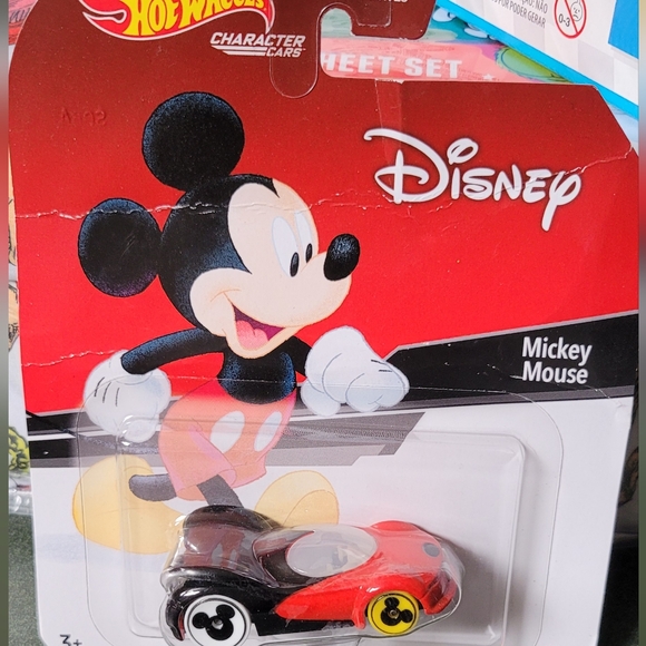 Disney Hot Wheels Character Cars Mickey Minnue Donakd Daisy - Picture 4 of 8